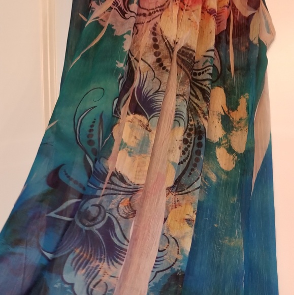 Women's Top - Picture 3 of 8